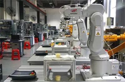 出于成本考量,越来越多的企业热衷于用机器人代替人工